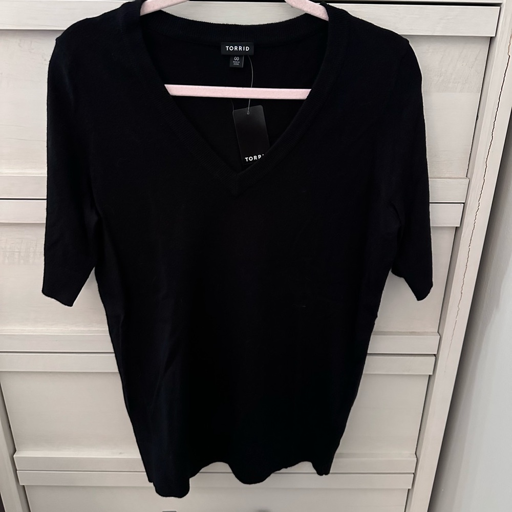 Torrid Classic Black Short Sleeve V-Neck Tee